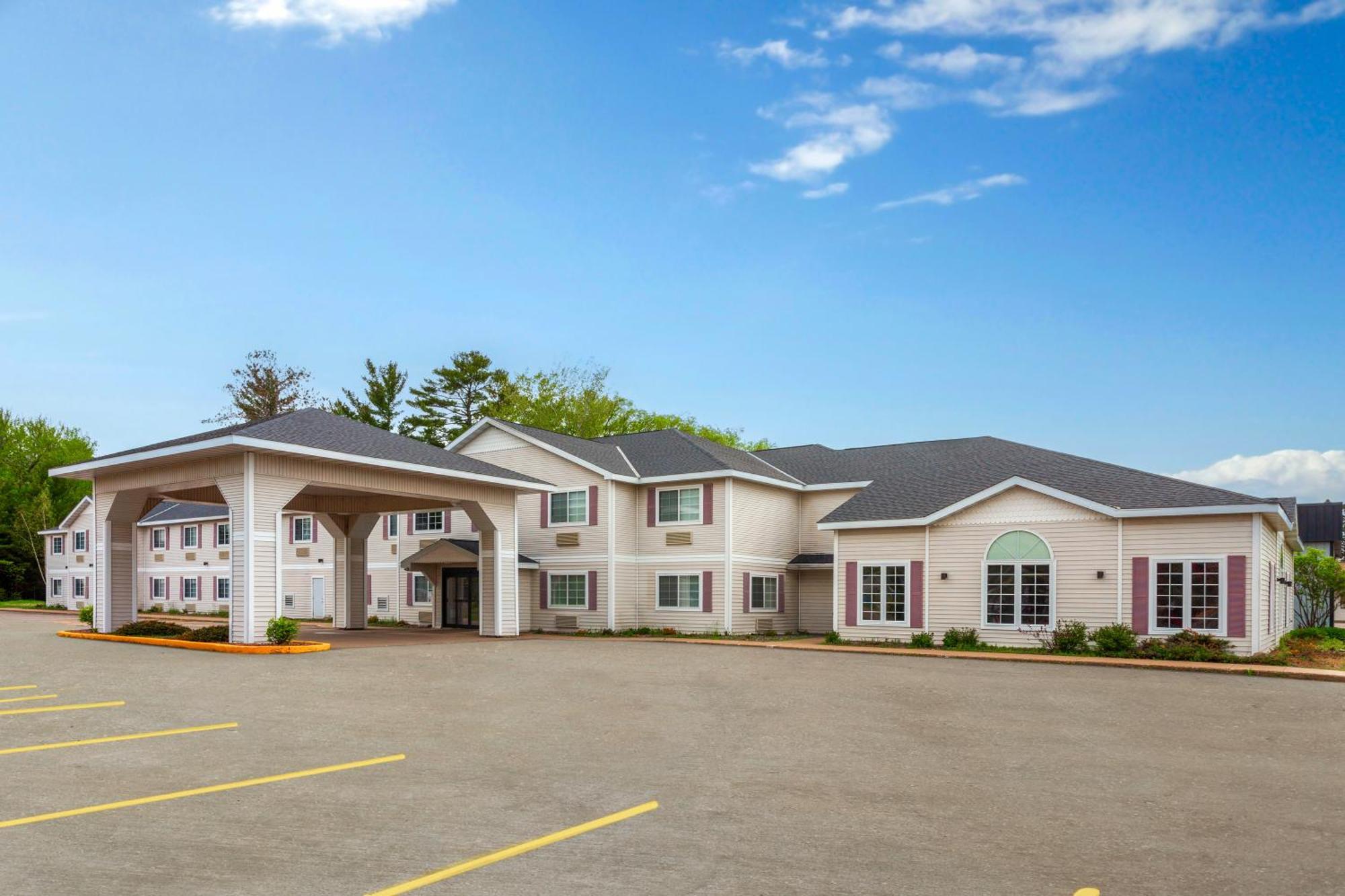 Americinn By Wyndham Eagle River Downtown Dış mekan fotoğraf